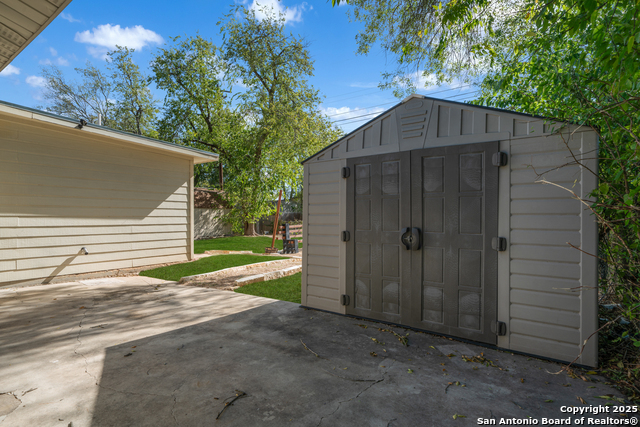 Image 31 of 34 For 189 National Blvd