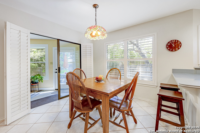 Image 16 of 37 For 2010 Daylight