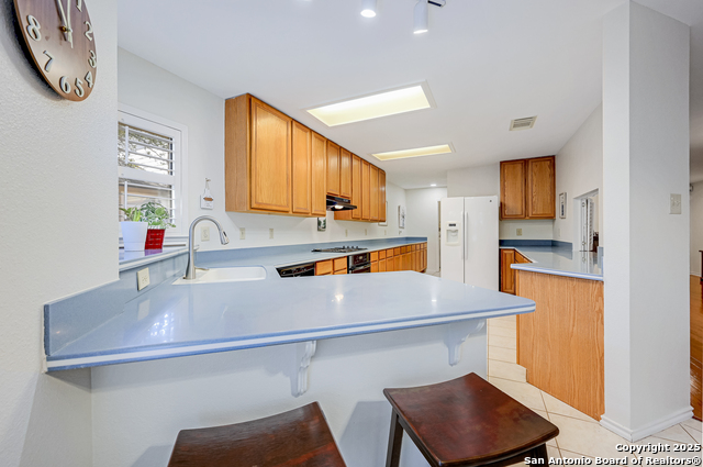 Image 18 of 37 For 2010 Daylight