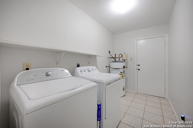 Image 28 of 37 For 2010 Daylight