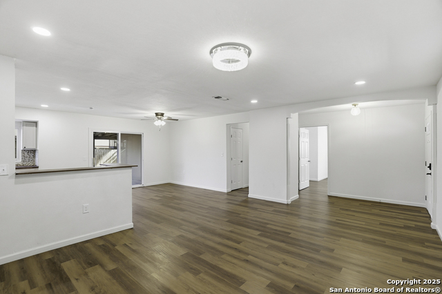 Image 7 of 14 For 12722 La Fonda