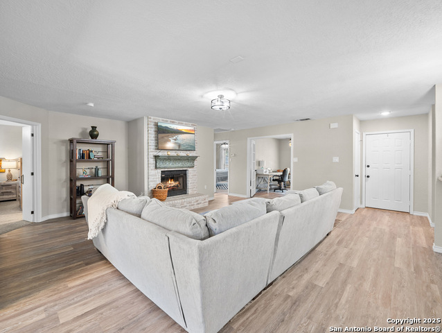 Image 4 of 31 For 3620 Chestnut