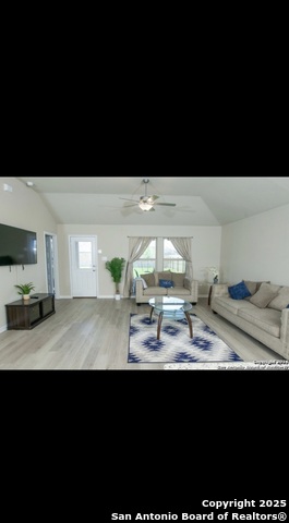 Image 3 of 7 For 10318 Pinkston