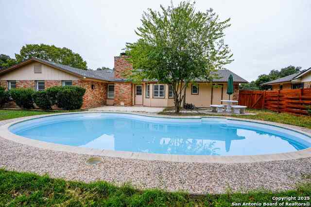 Image 2 of 7 For 123 Granada  