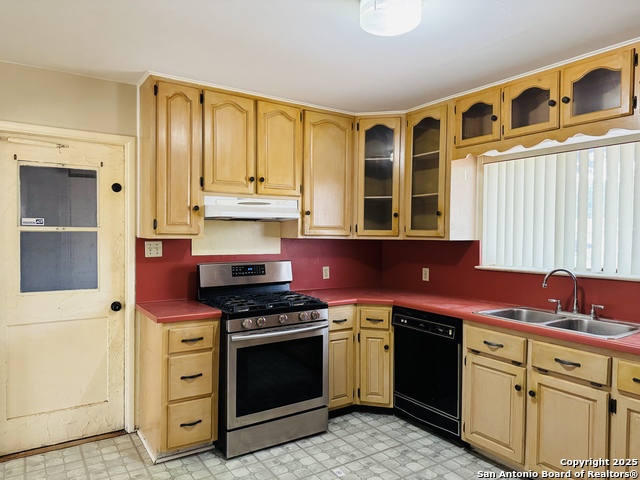 Image 10 of 31 For 4506 Hollyridge