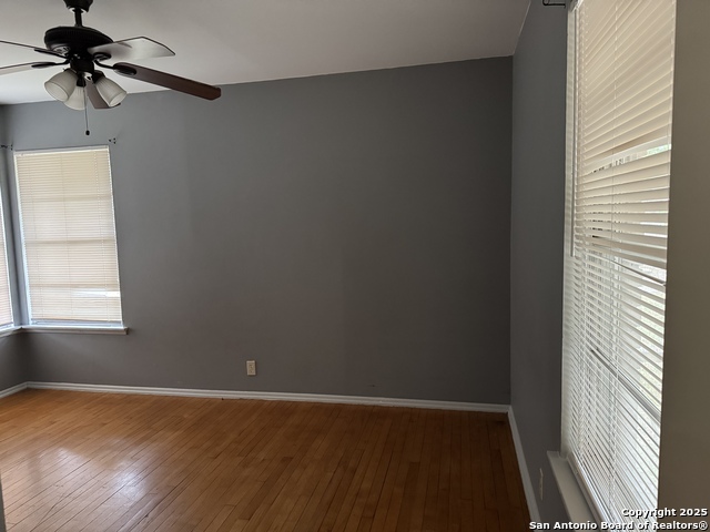 Image 21 of 31 For 4506 Hollyridge