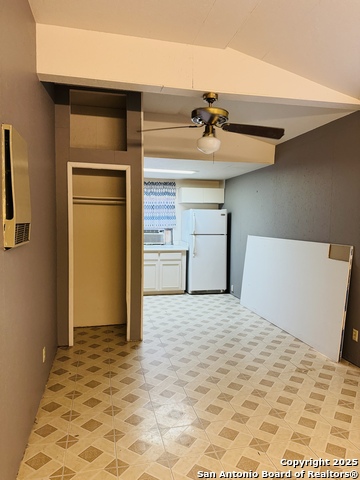 Image 26 of 31 For 4506 Hollyridge