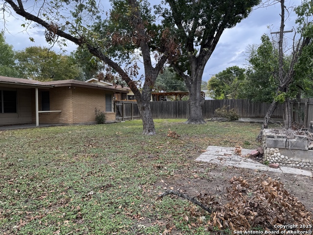 Image 28 of 31 For 4506 Hollyridge