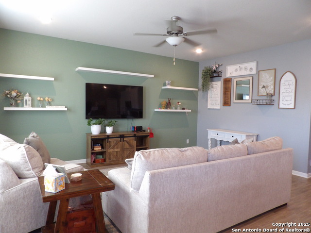 Image 9 of 38 For 10506 Tawakoni Frk