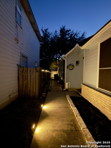 Image 24 of 29 For 18 Brieley