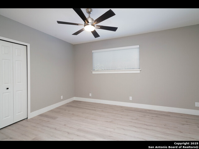 Listing photo id 21 for 8619 Oak Ledge