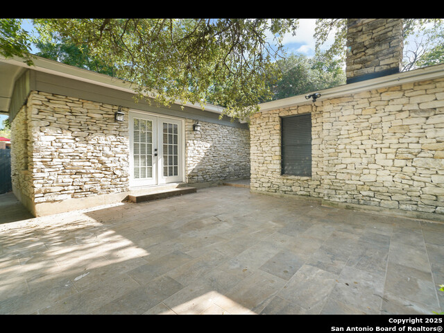 Listing photo id 35 for 8619 Oak Ledge