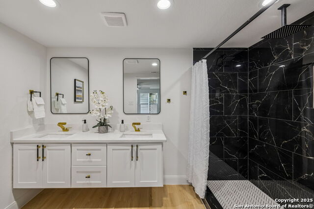 Image 20 of 40 For 2918 Hatton