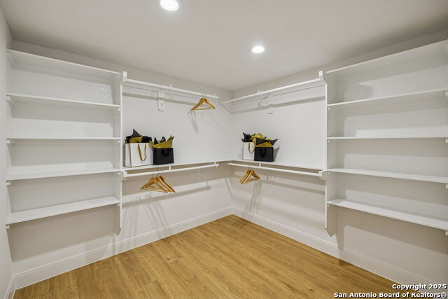 Image 23 of 40 For 2918 Hatton