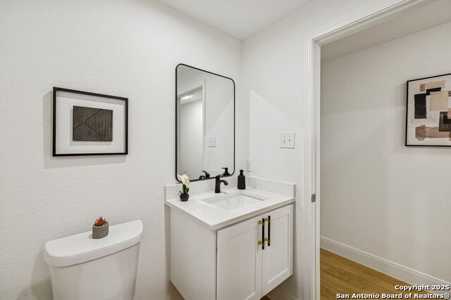 Image 35 of 40 For 2918 Hatton