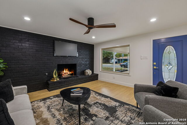 Image 4 of 40 For 2918 Hatton