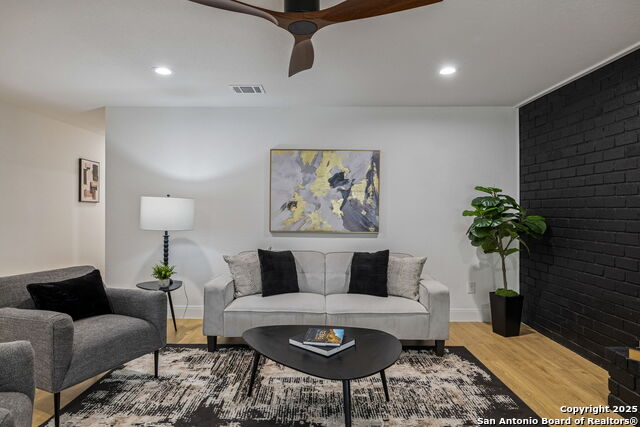 Image 5 of 40 For 2918 Hatton