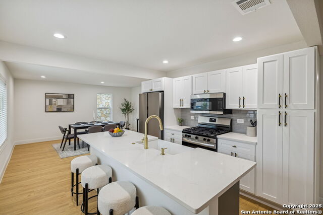 Image 8 of 40 For 2918 Hatton