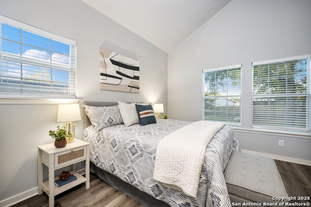 Image 23 of 33 For 212 Baylor W