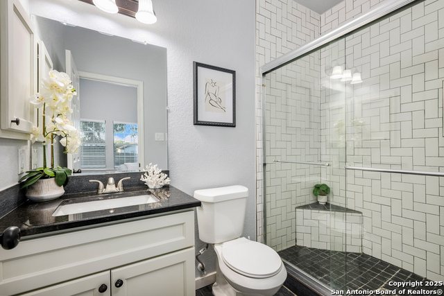 Image 24 of 33 For 212 Baylor W