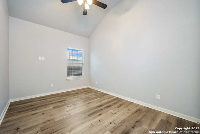 Image 28 of 33 For 212 Baylor W