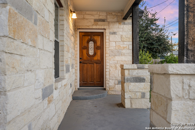 Image 5 of 33 For 212 Baylor W