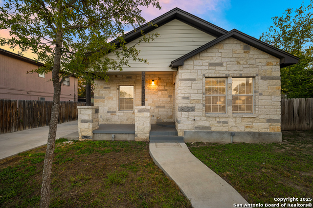 Image 7 of 33 For 212 Baylor W