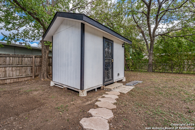 Listing photo id 22 for 311 Haverford