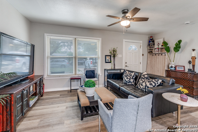 Listing photo id 3 for 311 Haverford