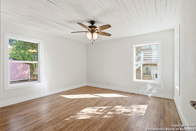 Listing photo id 10 for 1153 Garraty Rd