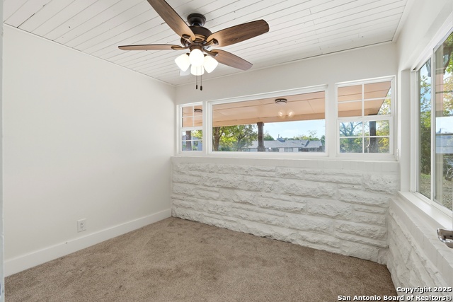 Listing photo id 13 for 1153 Garraty Rd