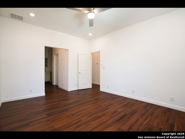 Listing photo id 14 for 419 Monumental N