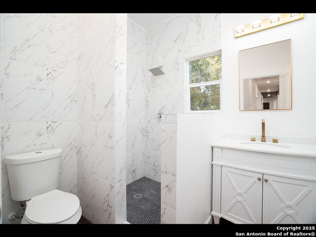 Listing photo id 17 for 419 Monumental N