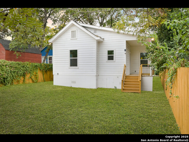 Listing photo id 23 for 419 Monumental N