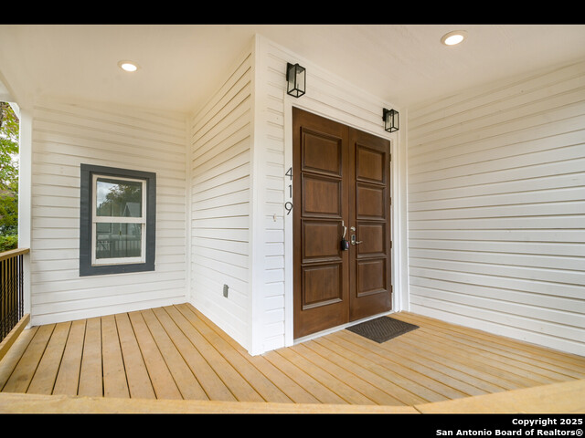 Listing photo id 4 for 419 Monumental N