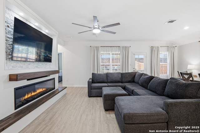 Image 11 of 29 For 6923 Arid Way