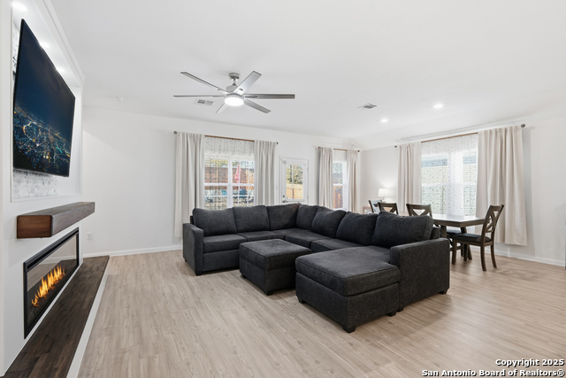 Image 12 of 29 For 6923 Arid Way