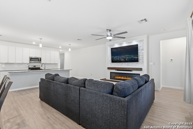 Image 14 of 29 For 6923 Arid Way