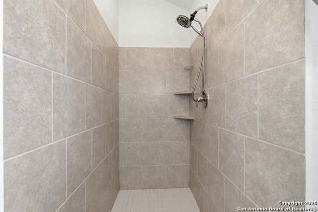 Image 22 of 29 For 6923 Arid Way