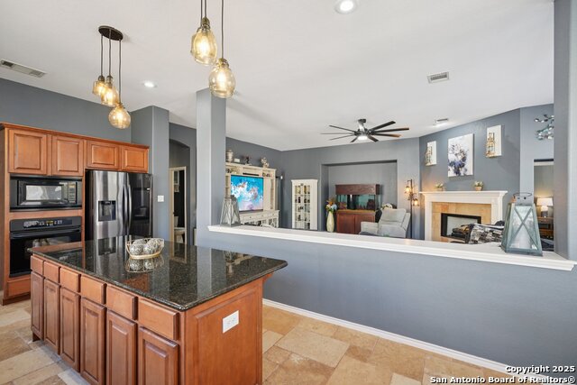 Listing photo id 10 for 16107 Los Sedona