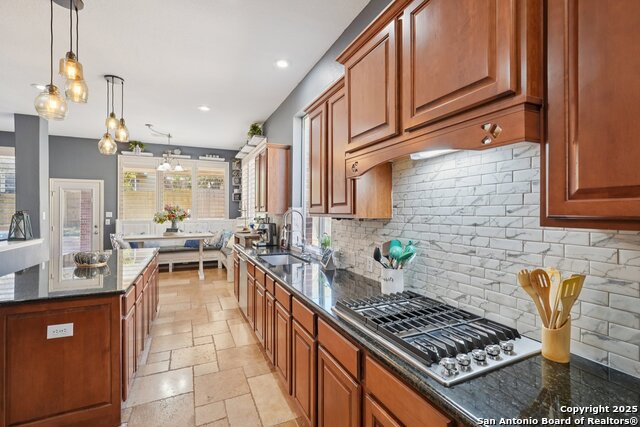 Listing photo id 12 for 16107 Los Sedona