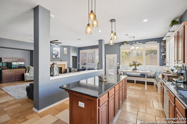 Listing photo id 15 for 16107 Los Sedona