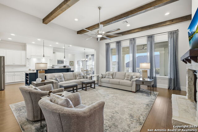 Listing photo id 14 for 4022 Abasolo