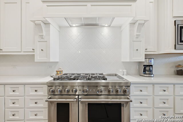 Listing photo id 17 for 4022 Abasolo