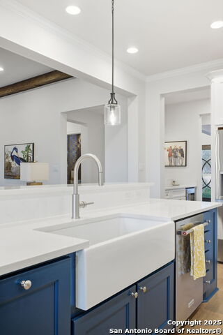 Listing photo id 18 for 4022 Abasolo