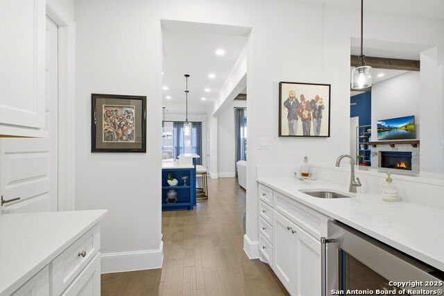 Listing photo id 21 for 4022 Abasolo