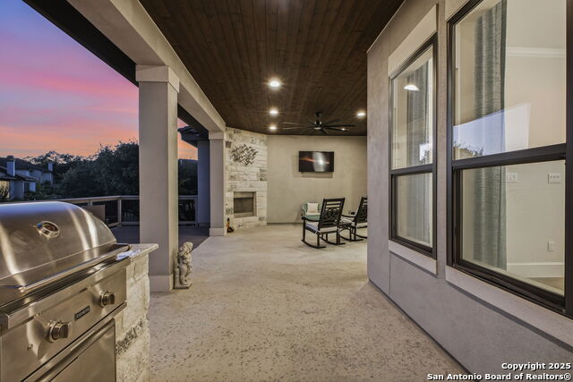 Listing photo id 43 for 4022 Abasolo