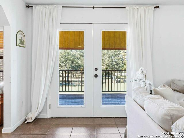 Image 11 of 46 For 2481 Lakeshore