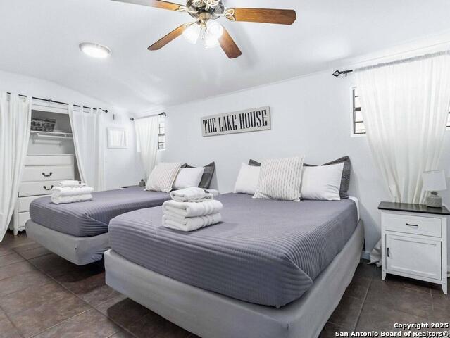 Image 25 of 46 For 2481 Lakeshore