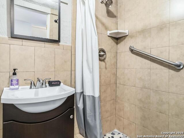 Image 28 of 46 For 2481 Lakeshore